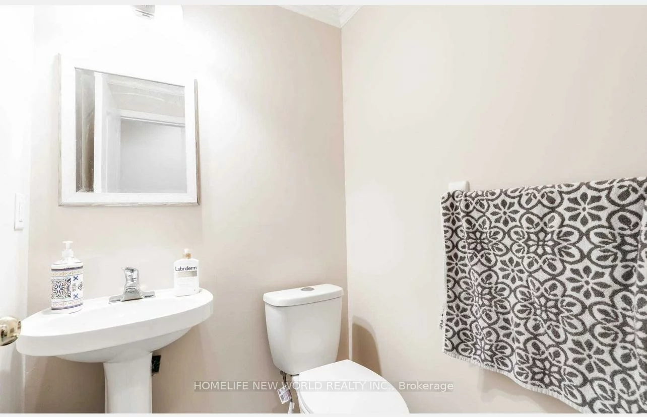 29, Courtfield, Berczy, Markham