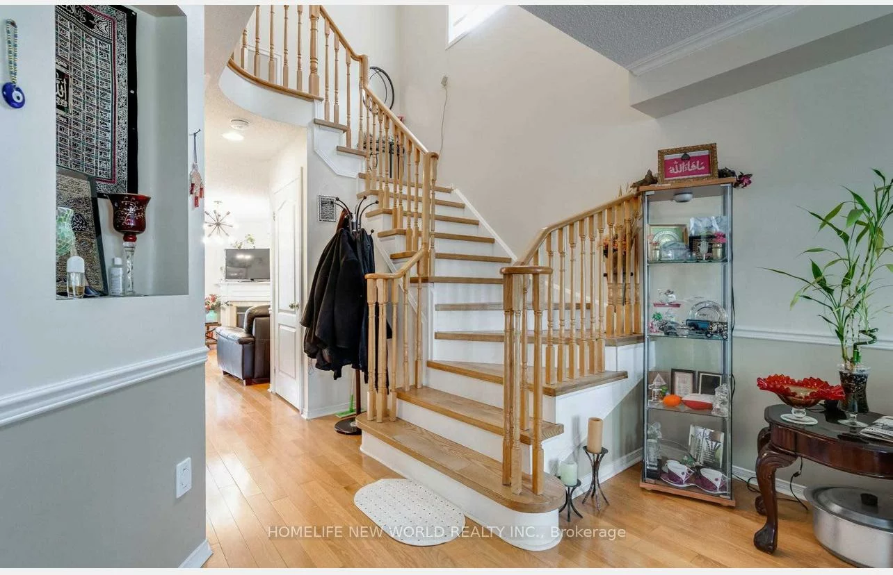 29, Courtfield, Berczy, Markham