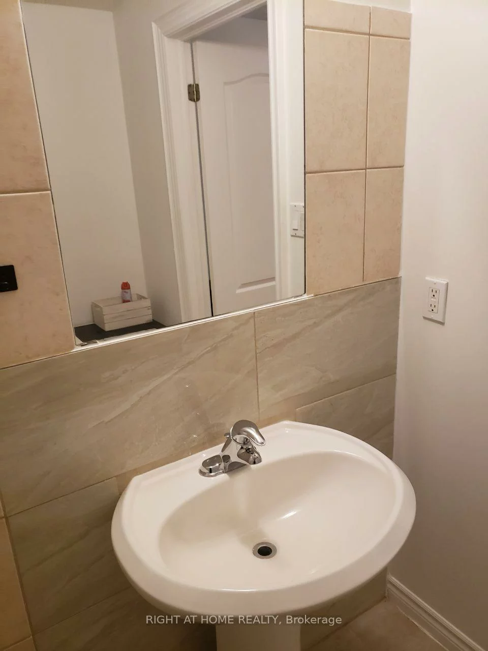 10, Fisico, Aileen-Willowbrook, Markham