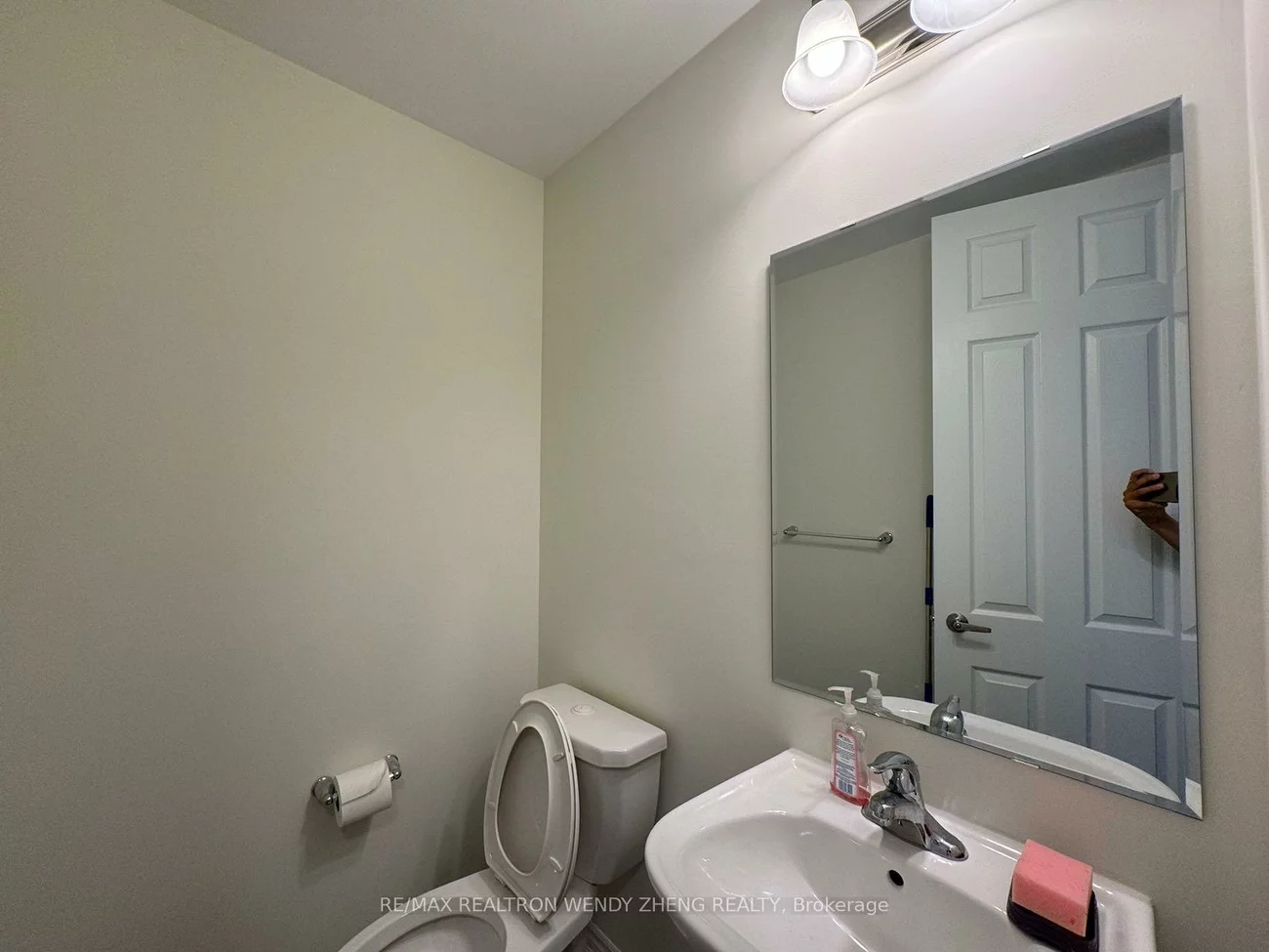 109, Thomas Frisby Jr, Victoria Square, Markham