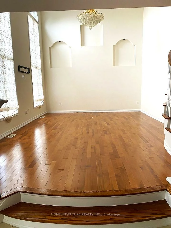 40, Pagnello, Box Grove, Markham