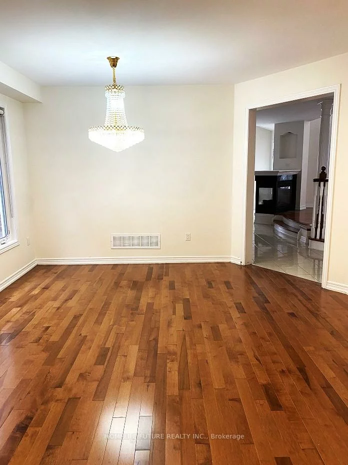 40, Pagnello, Box Grove, Markham