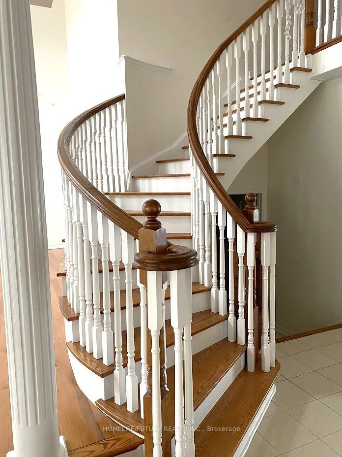 40, Pagnello, Box Grove, Markham