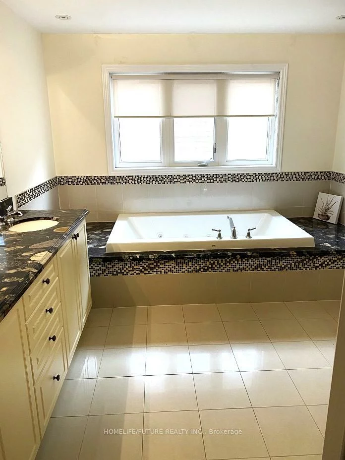 40, Pagnello, Box Grove, Markham