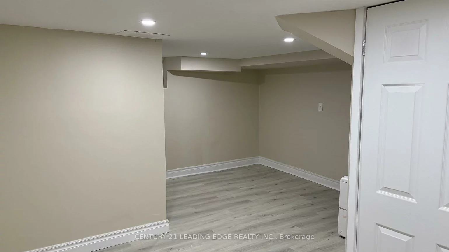 295, Main, Old Markham Village, Markham