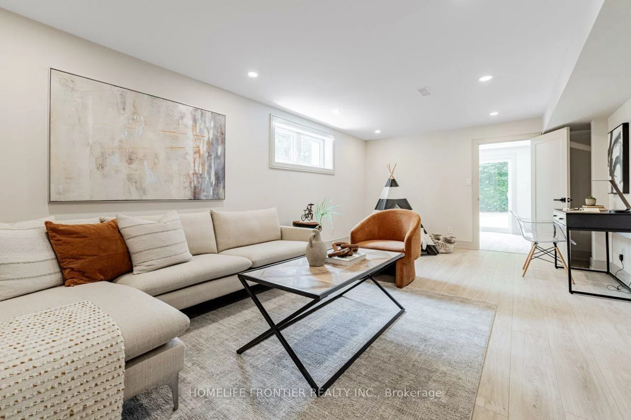 43, Thorny Brae, Royal Orchard, Markham