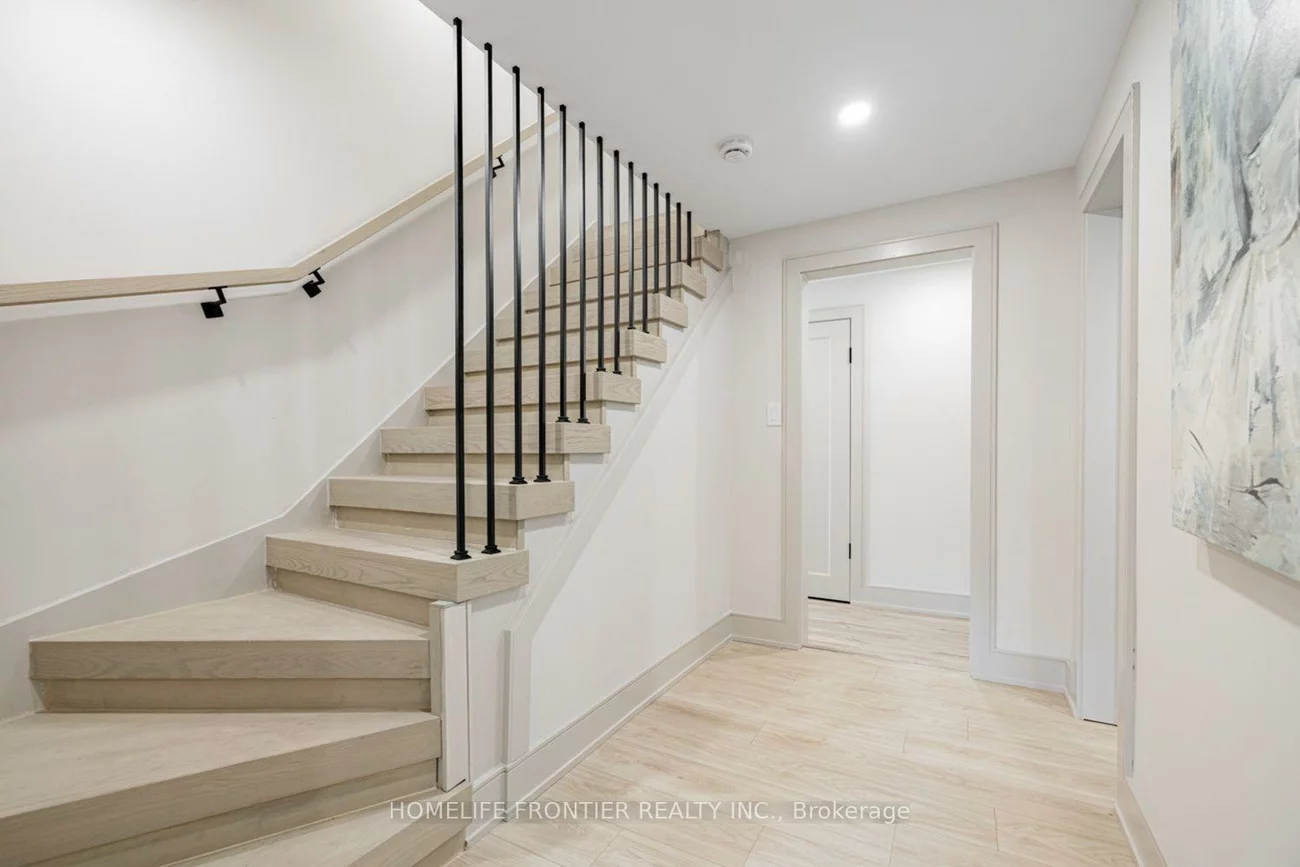 43, Thorny Brae, Royal Orchard, Markham