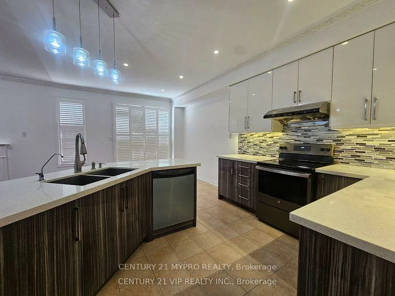 25, Kentley, Berczy, Markham