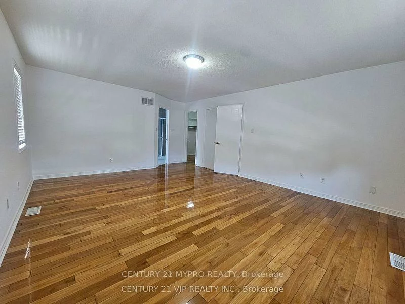 25, Kentley, Berczy, Markham