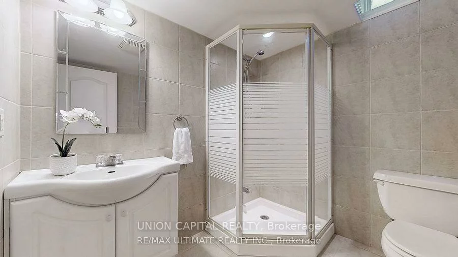 46, Clover, Greensborough, Markham