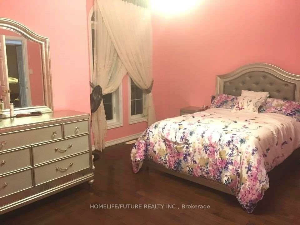 135, Stonechurch, Box Grove, Markham