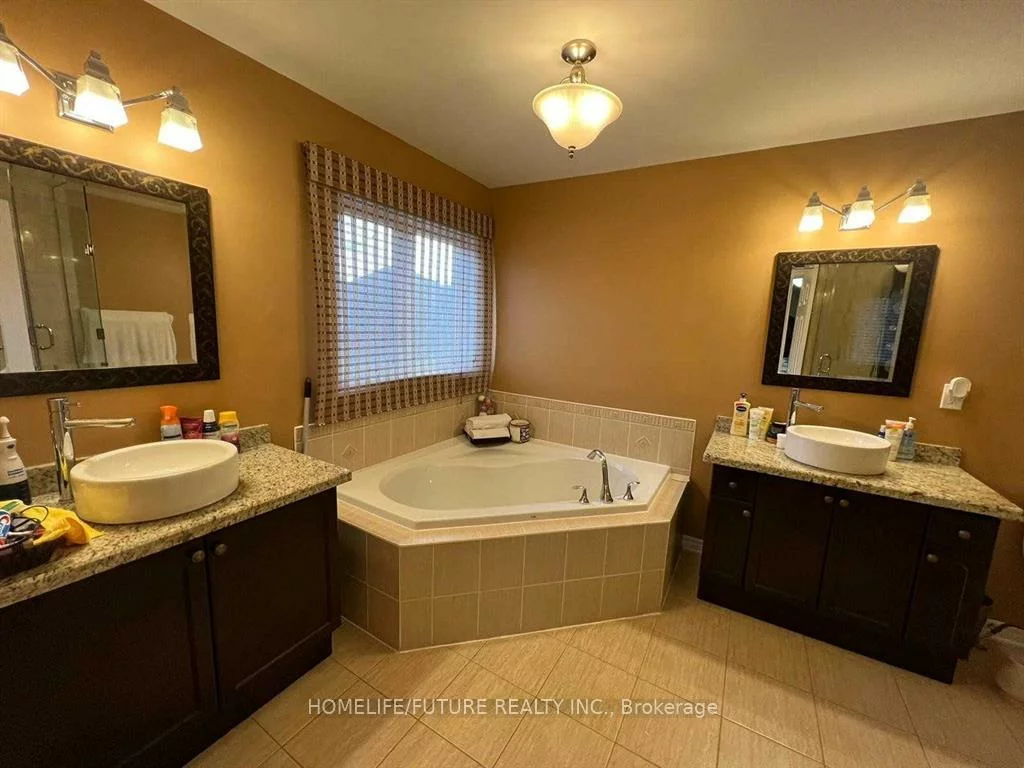 135, Stonechurch, Box Grove, Markham