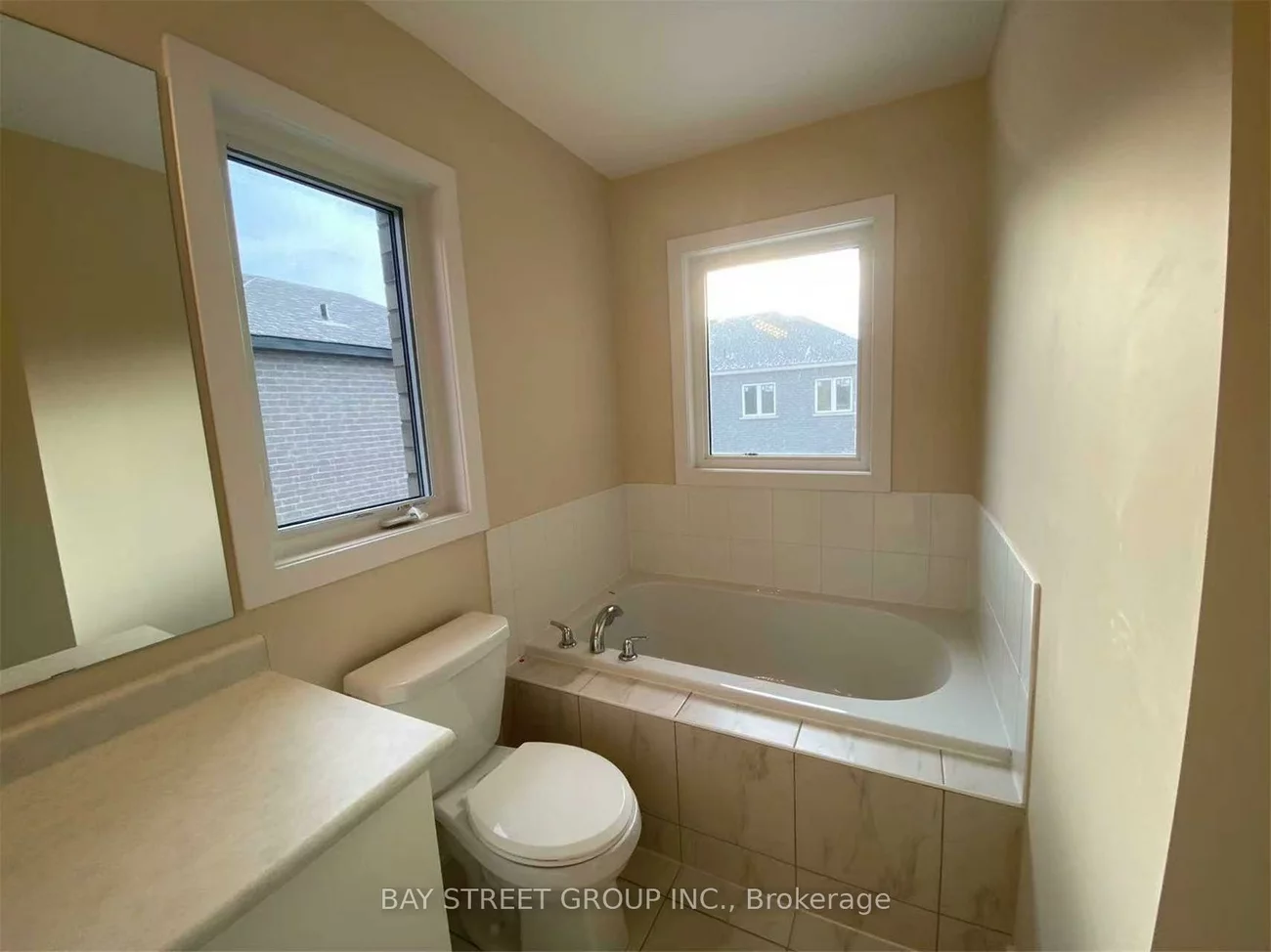 124, Old Oak, Cornell, Markham