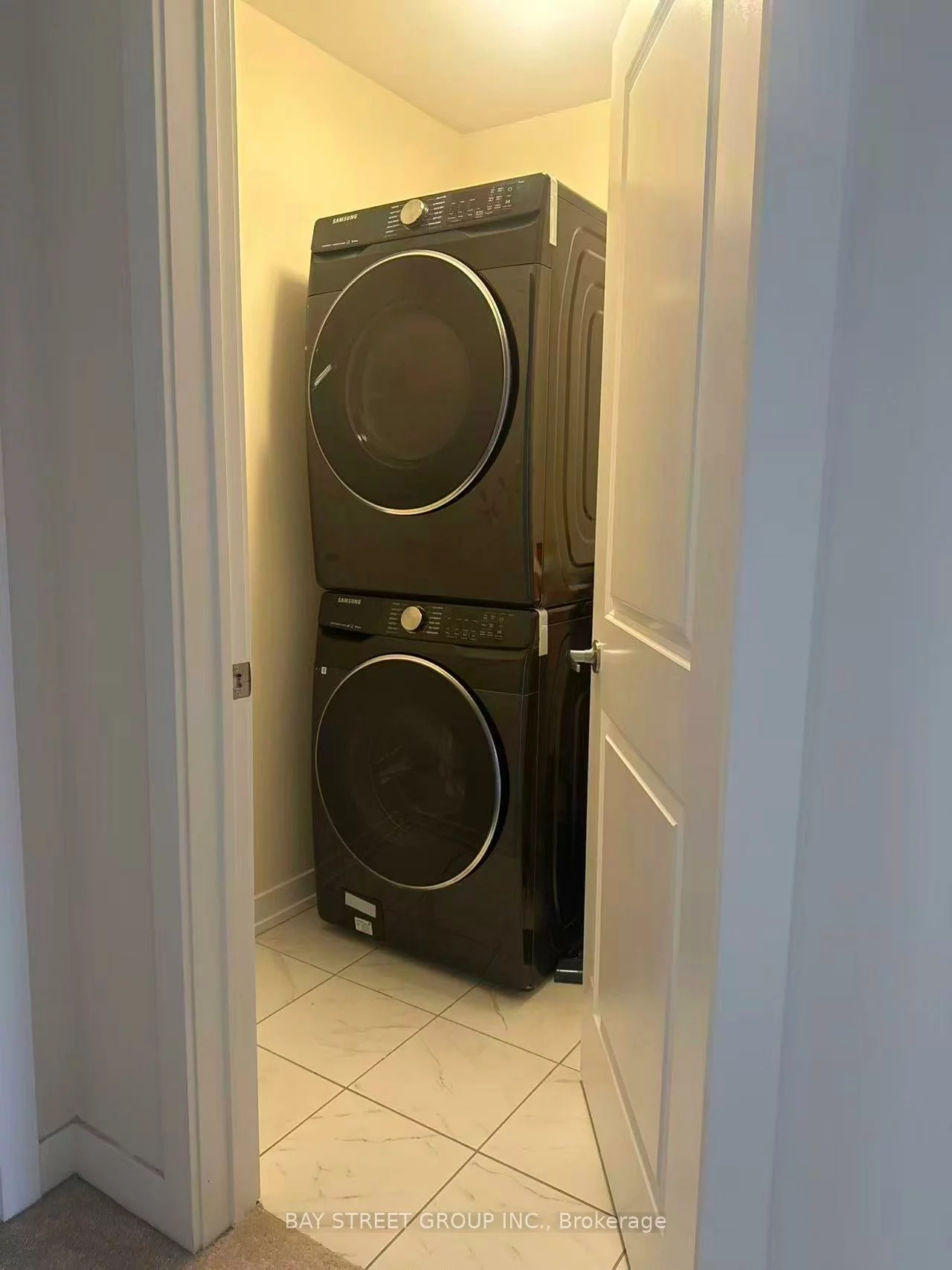 124, Old Oak, Cornell, Markham