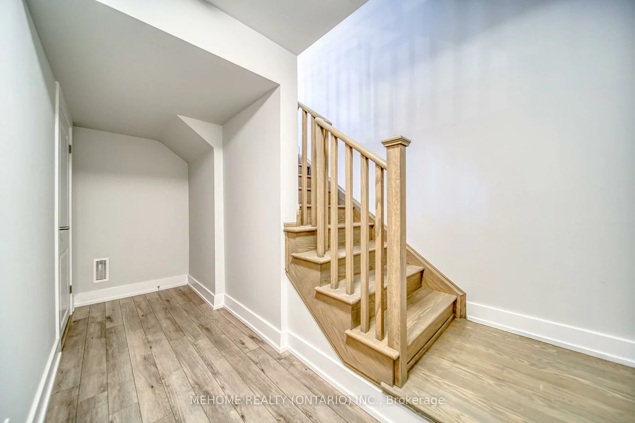 4, Pevensey, Angus Glen, Markham