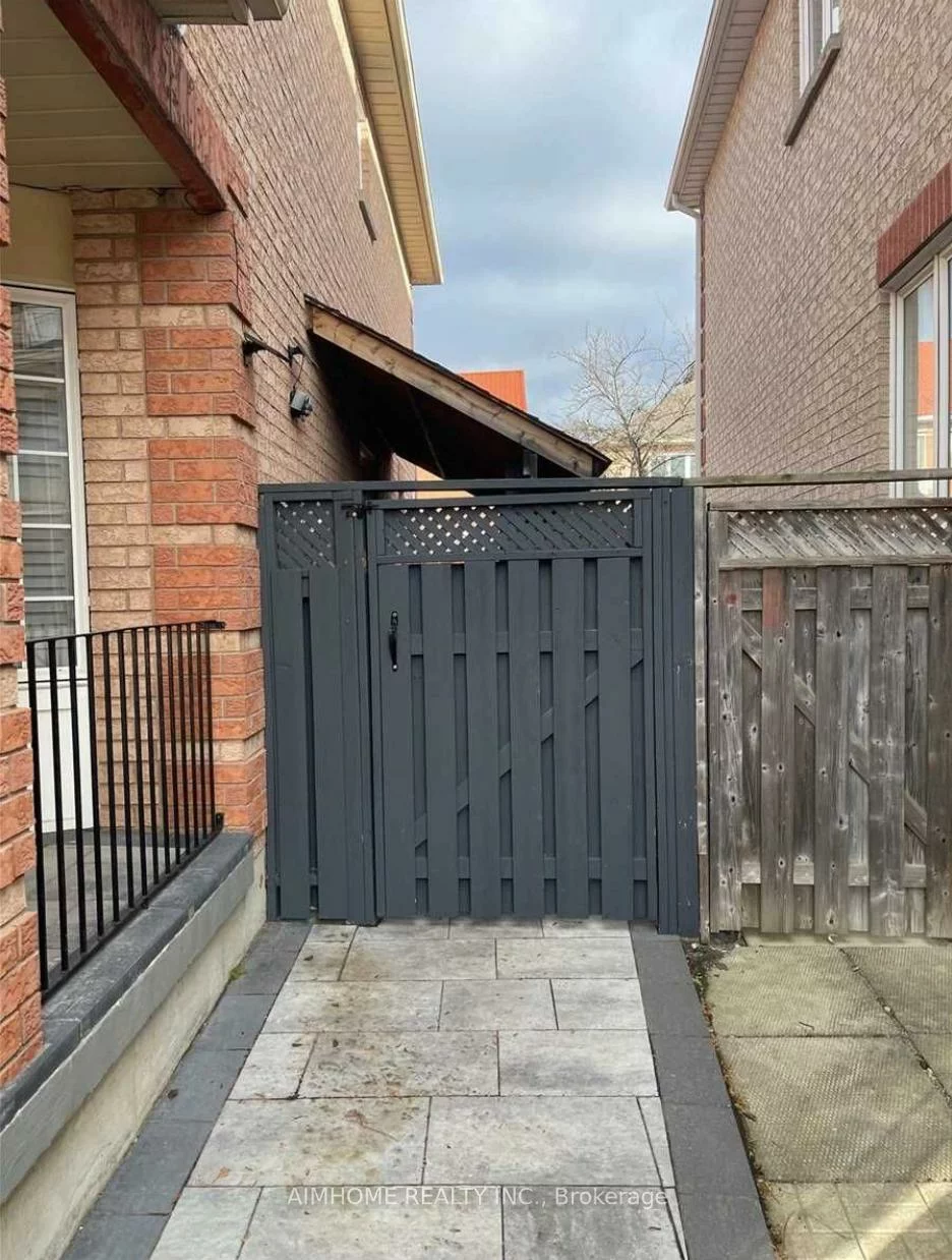 56, Quantum, Middlefield, Markham