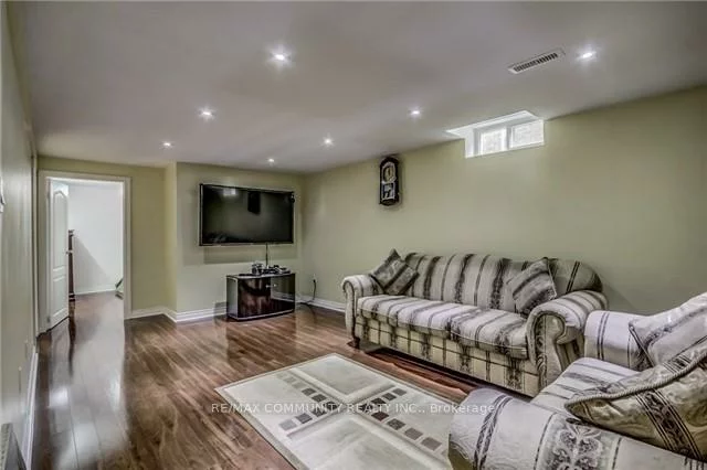 69, Tangmere, Milliken Mills East, Markham