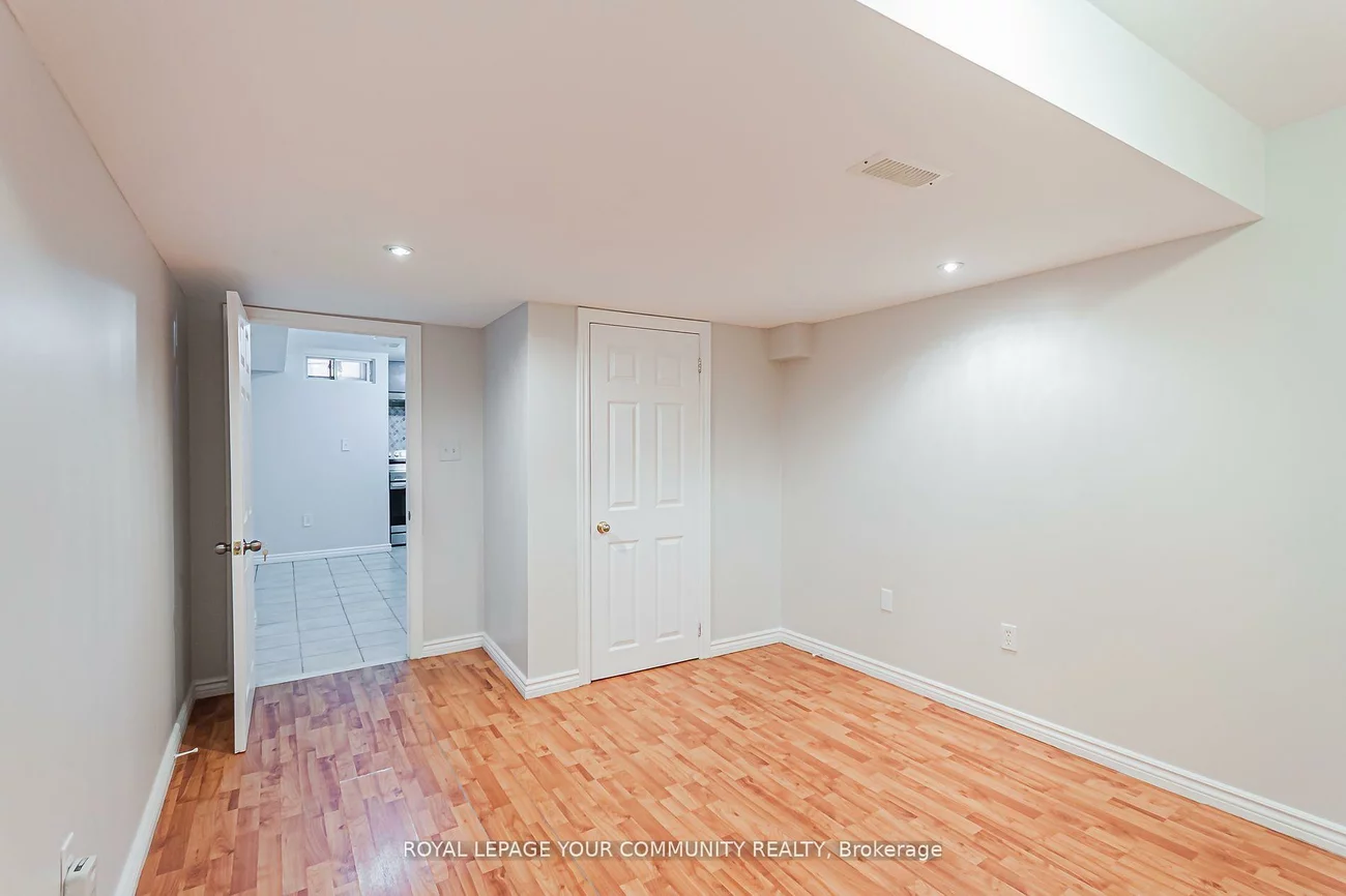 6, Round Hill, Box Grove, Markham