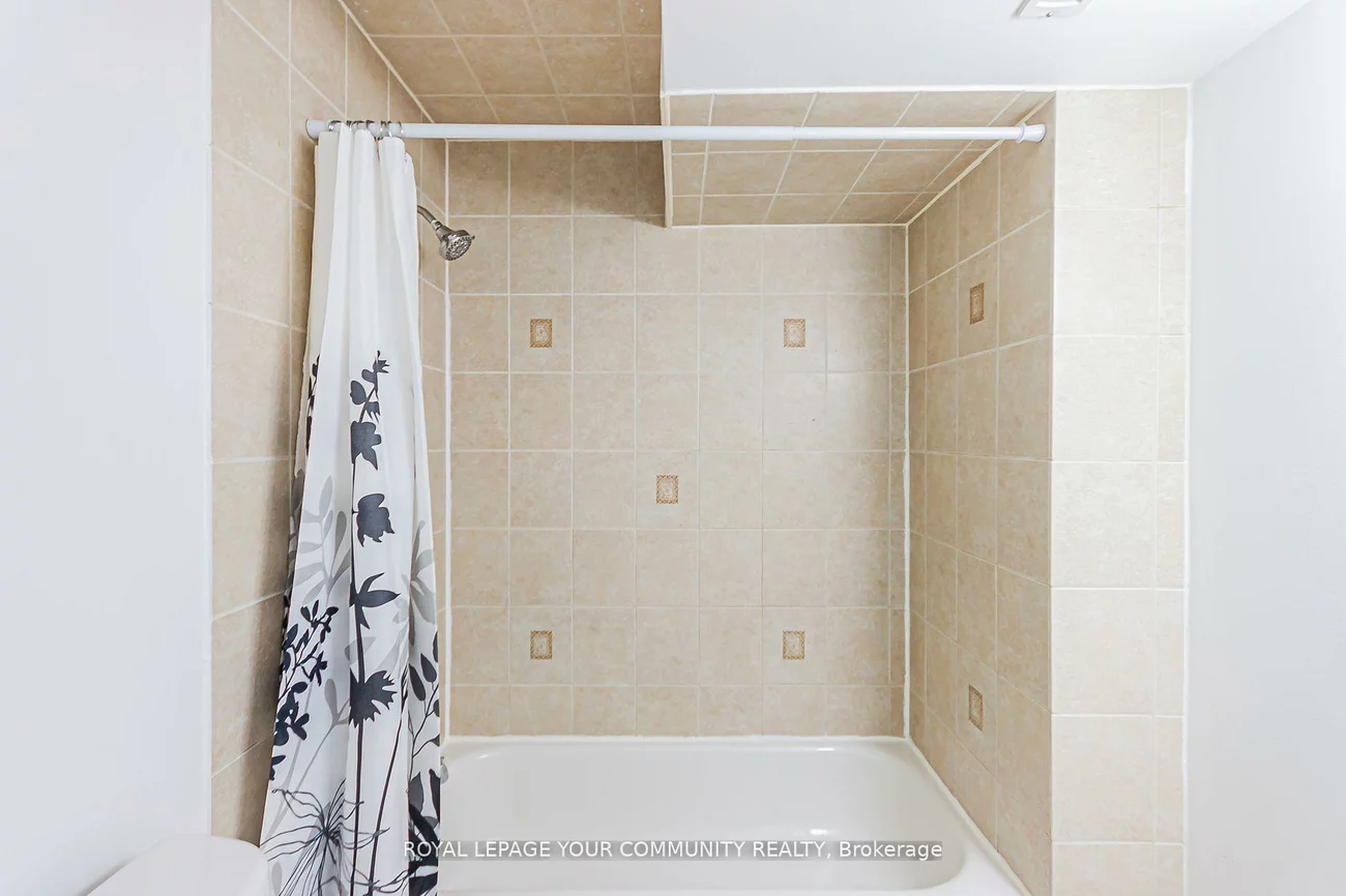 6, Round Hill, Box Grove, Markham