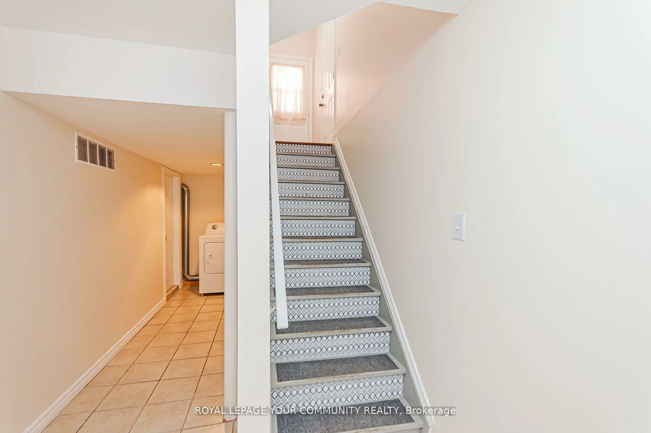 6, Round Hill, Box Grove, Markham