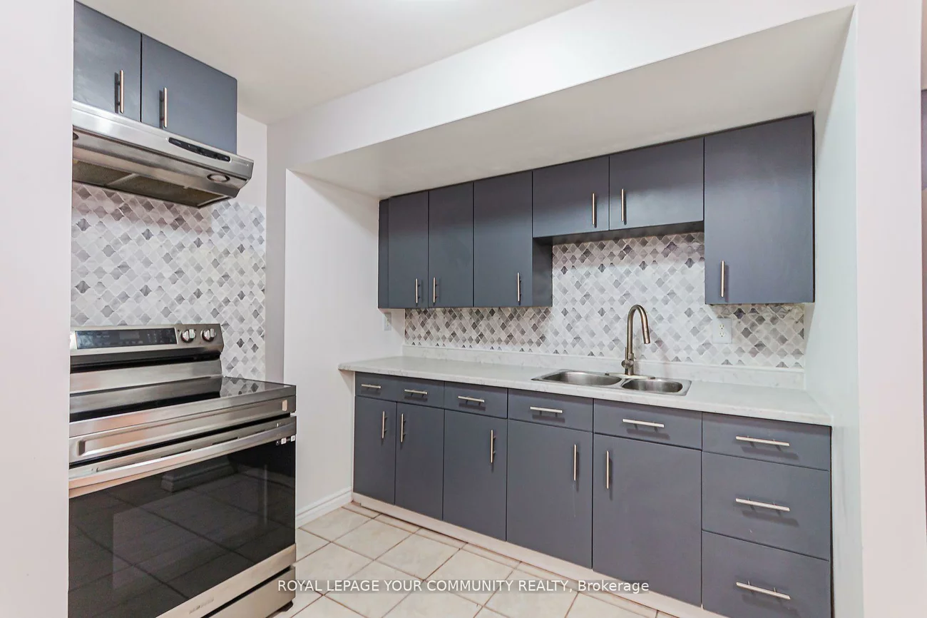 6, Round Hill, Box Grove, Markham