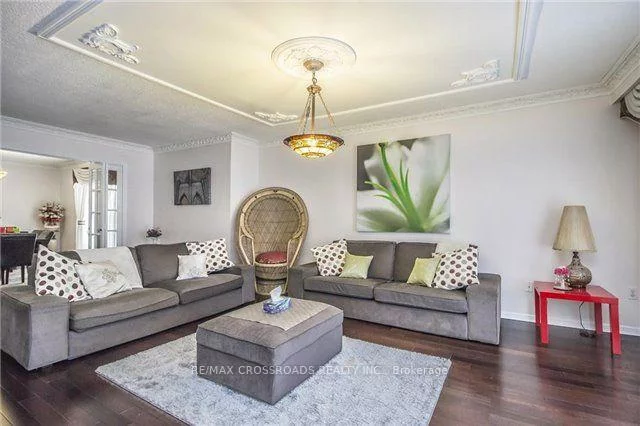 2, Hampstead, Milliken Mills East, Markham