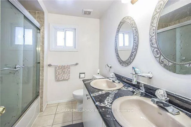 2, Hampstead, Milliken Mills East, Markham