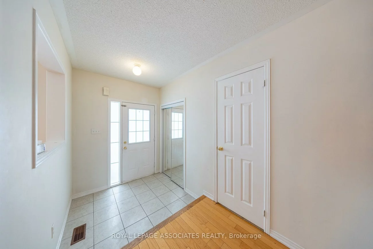 77, Andriana, Box Grove, Markham