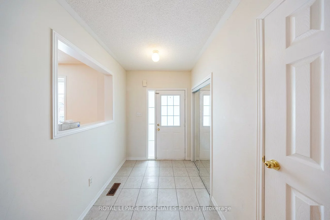 77, Andriana, Box Grove, Markham