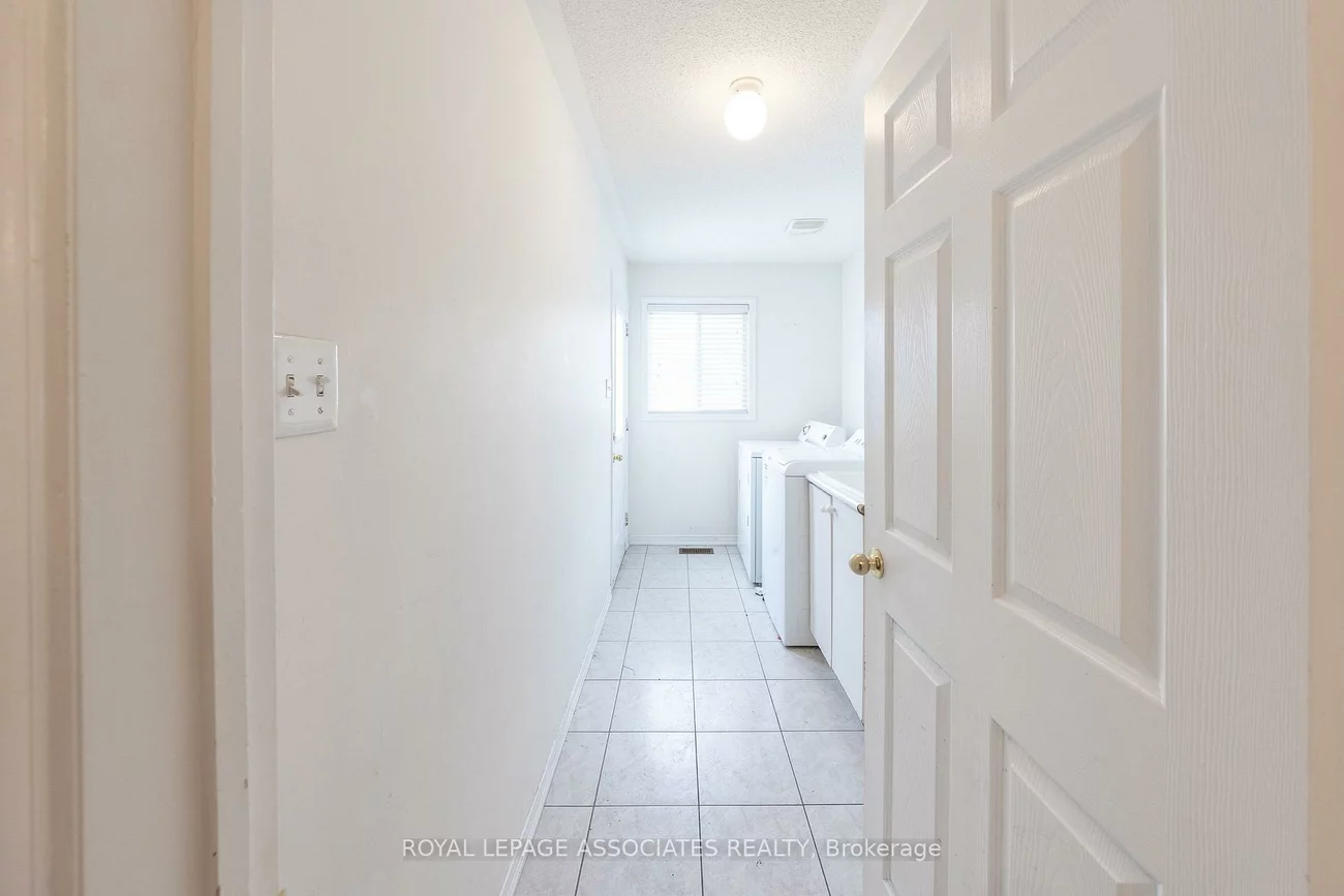 77, Andriana, Box Grove, Markham