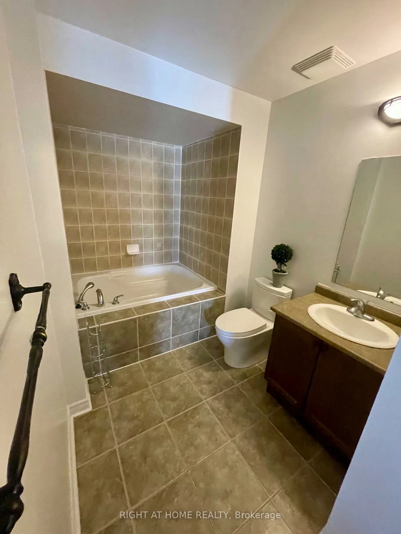 2933, Bur Oak, Cornell, Markham