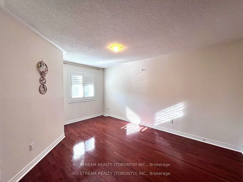 5, Victoria Wood, Greensborough, Markham