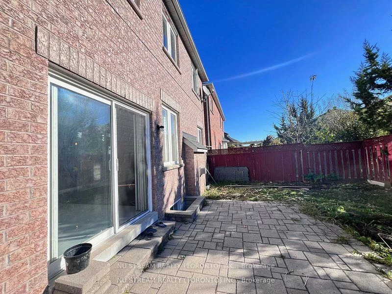 5, Victoria Wood, Greensborough, Markham