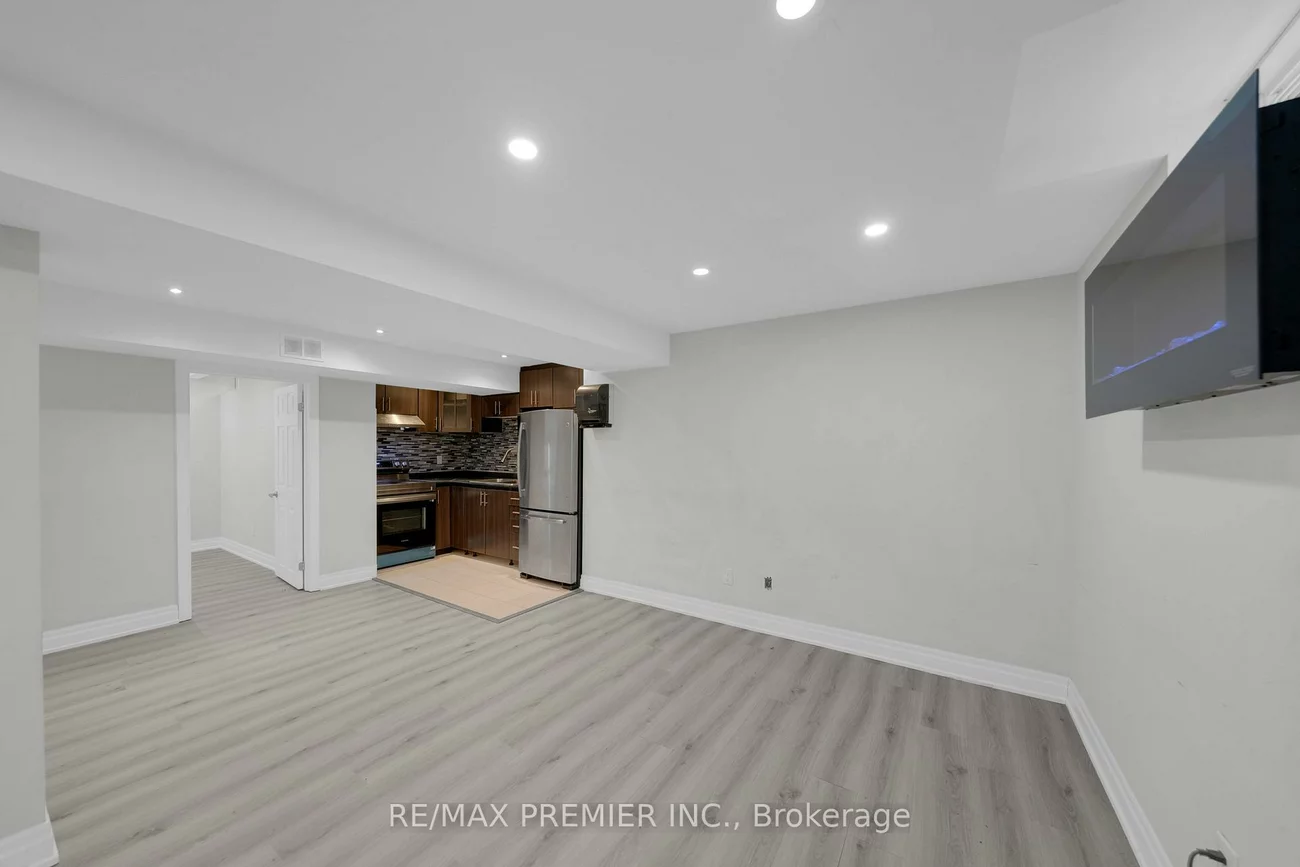 370, Highglen, Middlefield, Markham