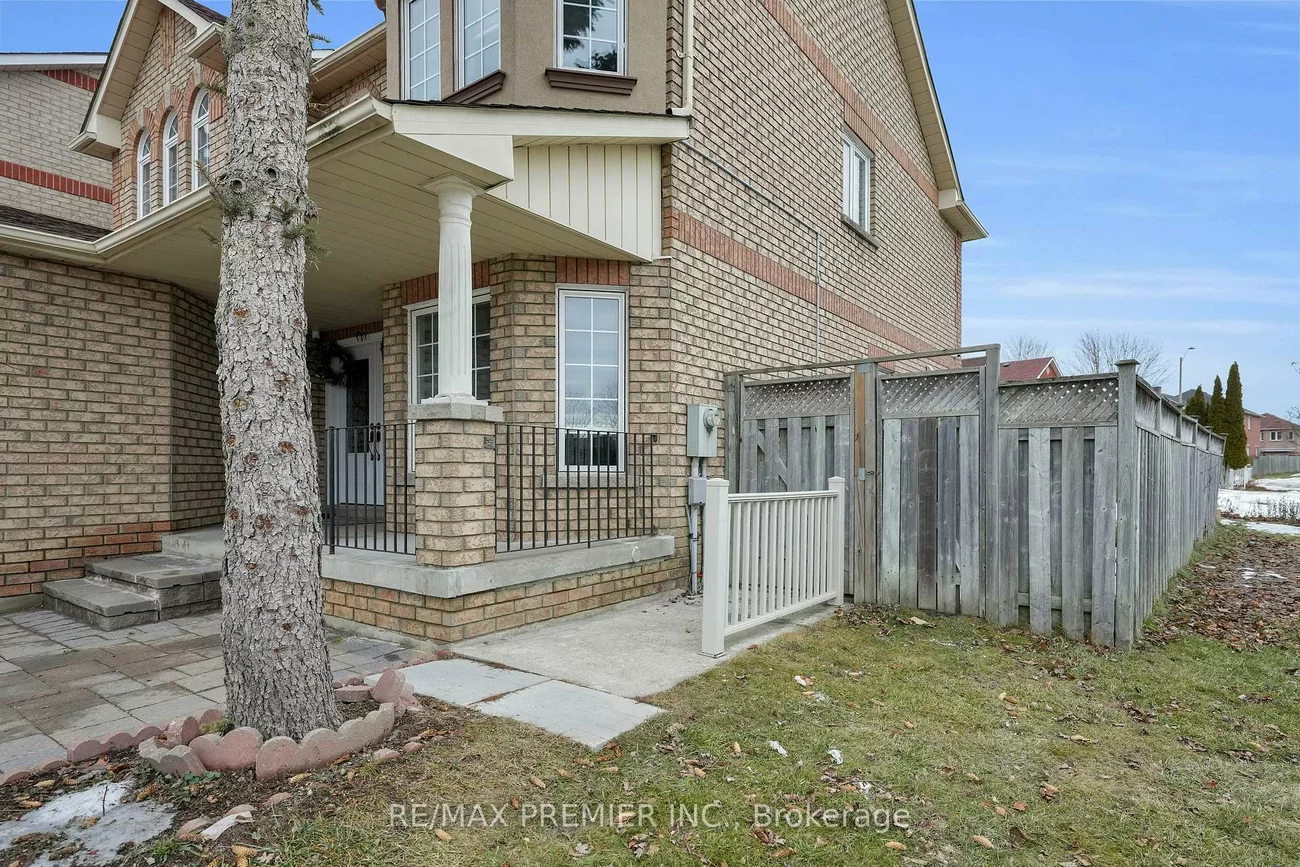 370, Highglen, Middlefield, Markham