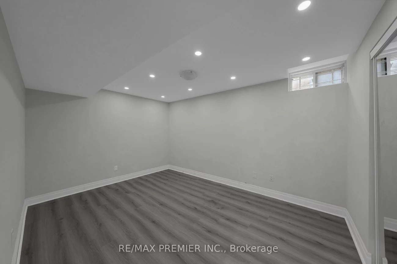 370, Highglen, Middlefield, Markham