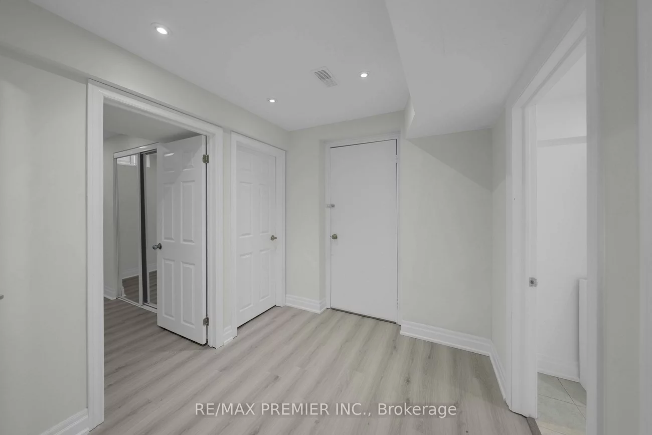 370, Highglen, Middlefield, Markham