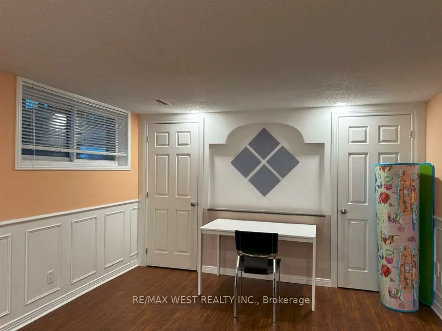 16, Milne, Bullock, Markham