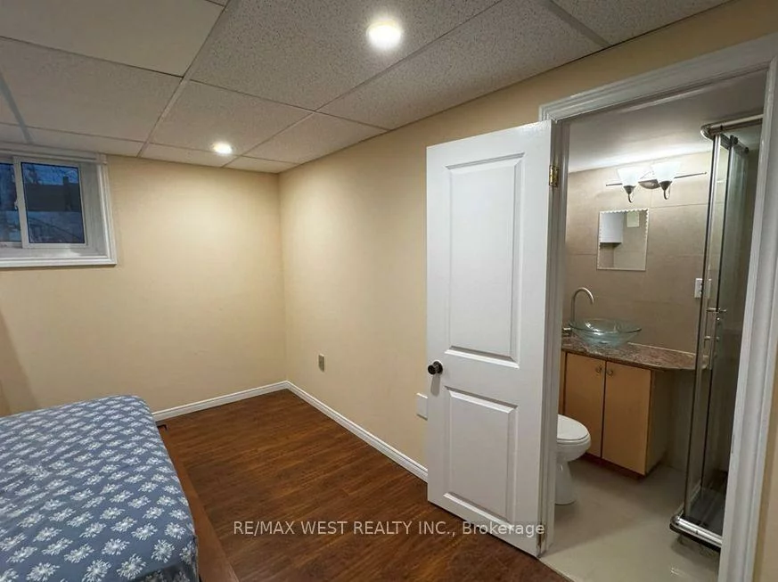 16, Milne, Bullock, Markham