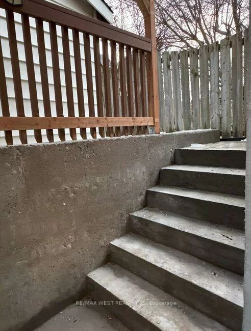 16, Milne, Bullock, Markham