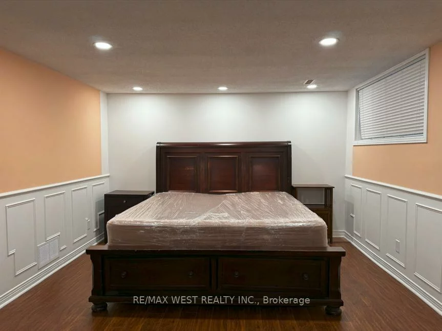 16, Milne, Bullock, Markham