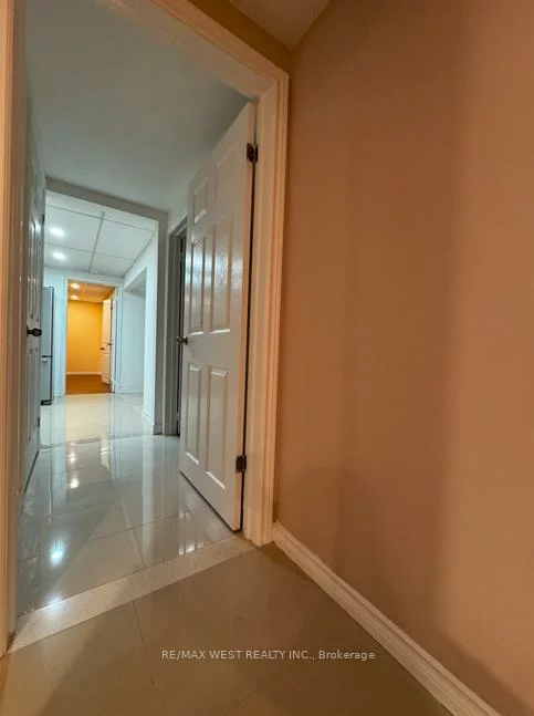 16, Milne, Bullock, Markham