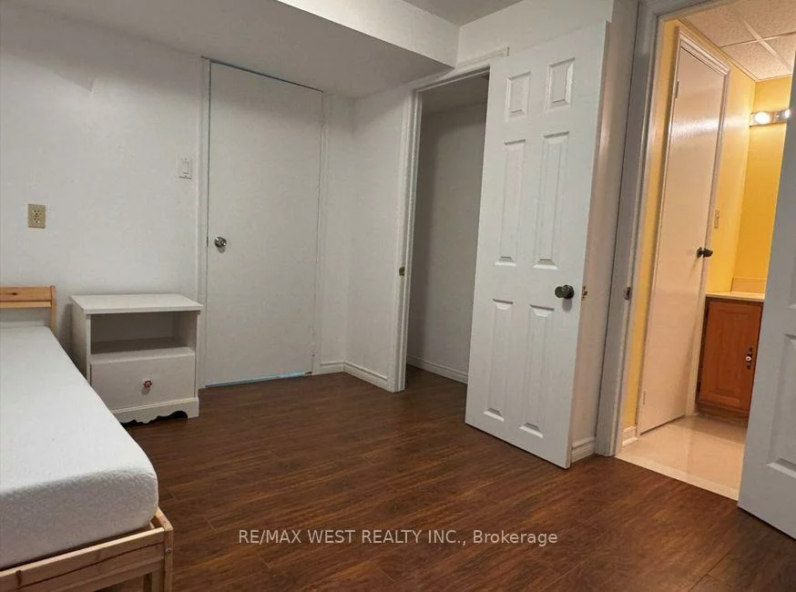 16, Milne, Bullock, Markham