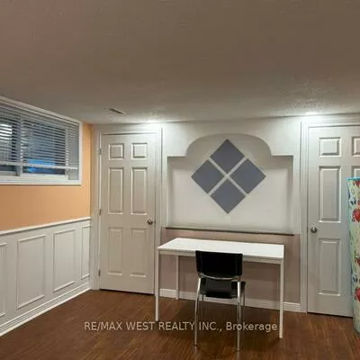 16, Milne, Bullock, Markham