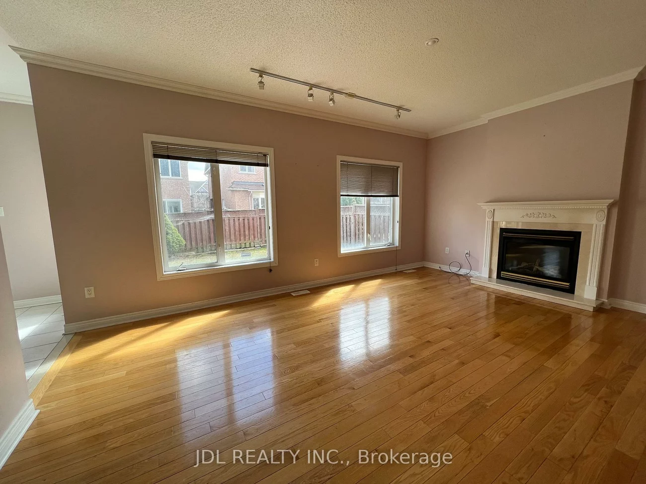 105, Elmrill, Berczy, Markham