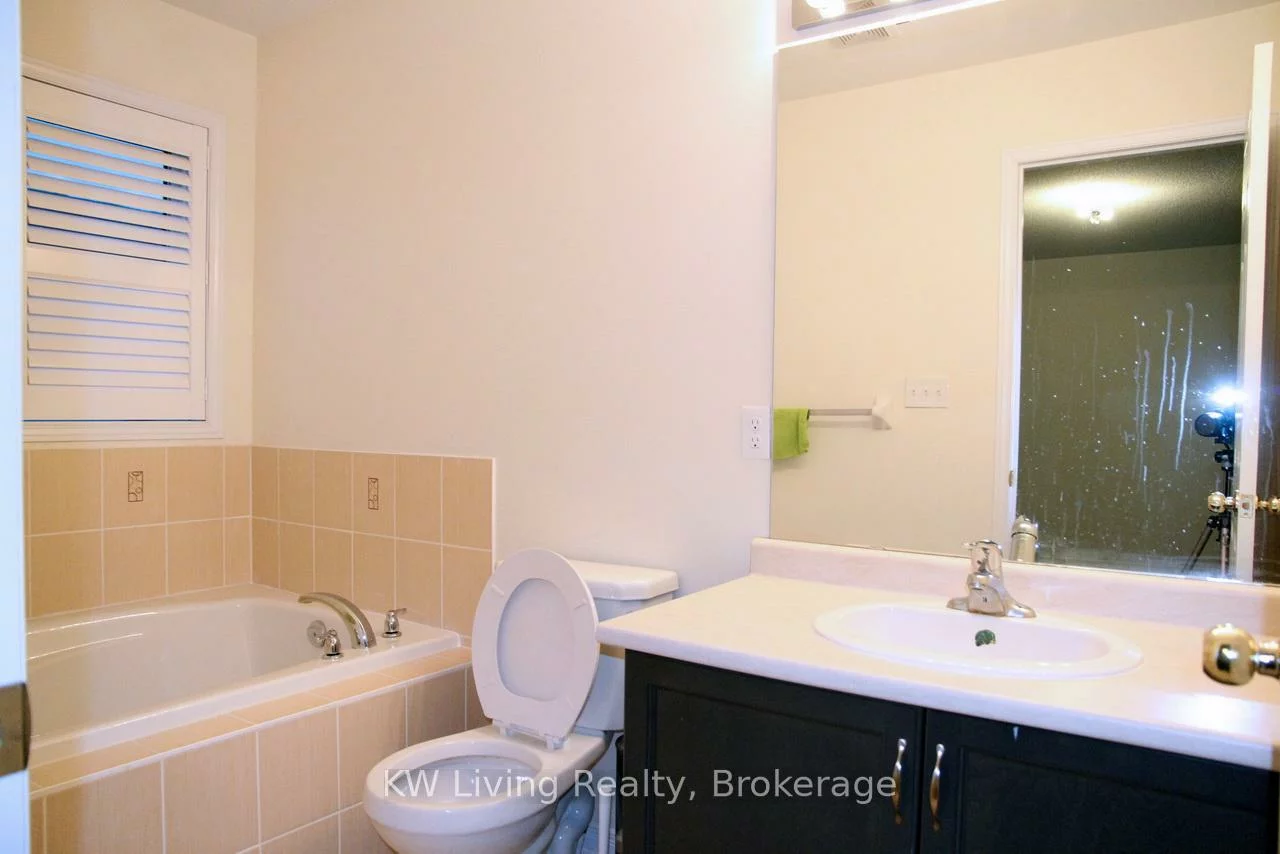 62, Jackson Eli, Cedarwood, Markham