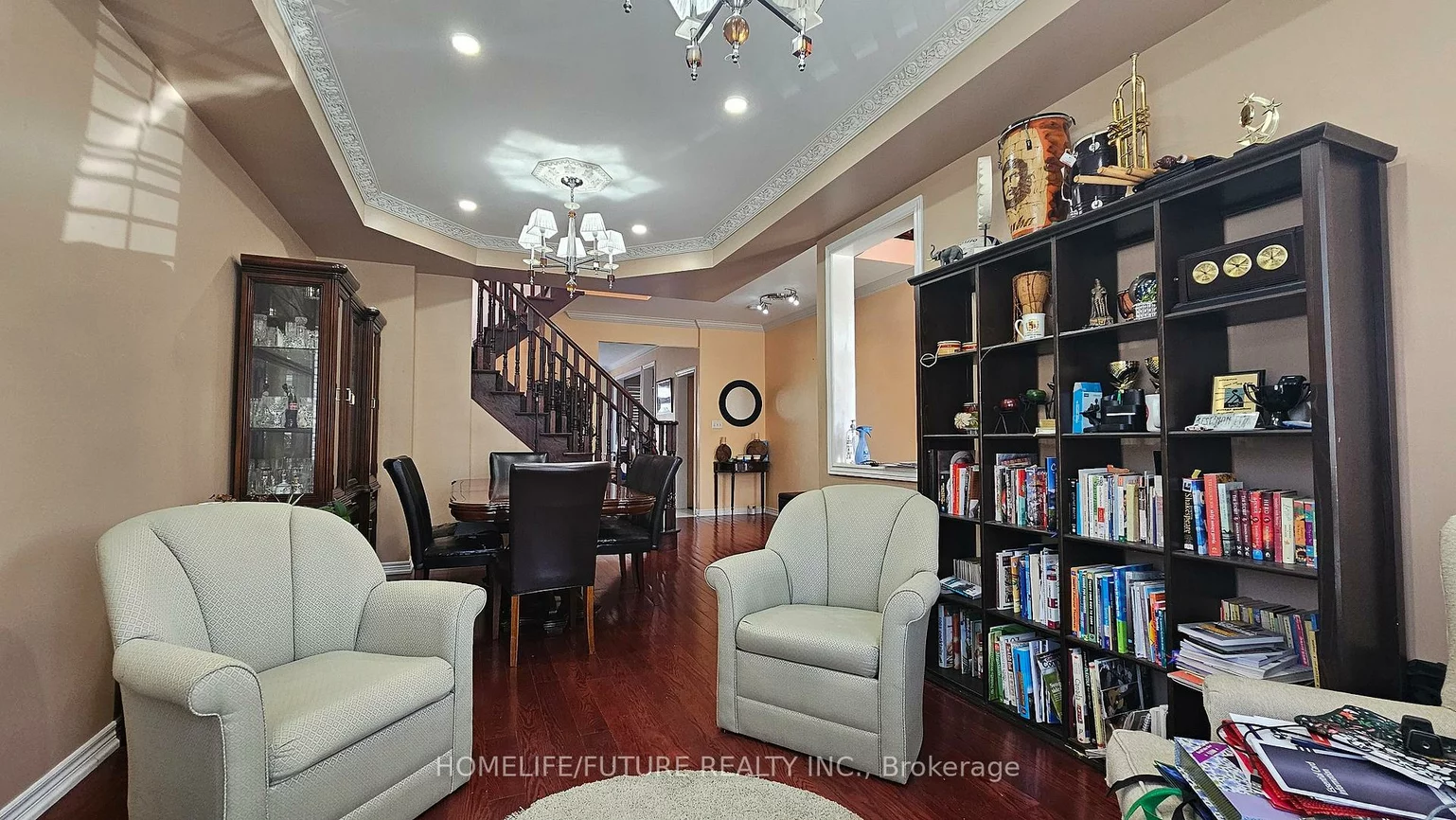 33, Silkgrove, Wismer, Markham