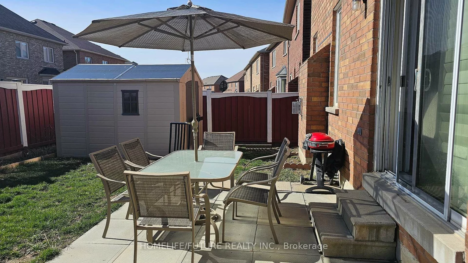 33, Silkgrove, Wismer, Markham