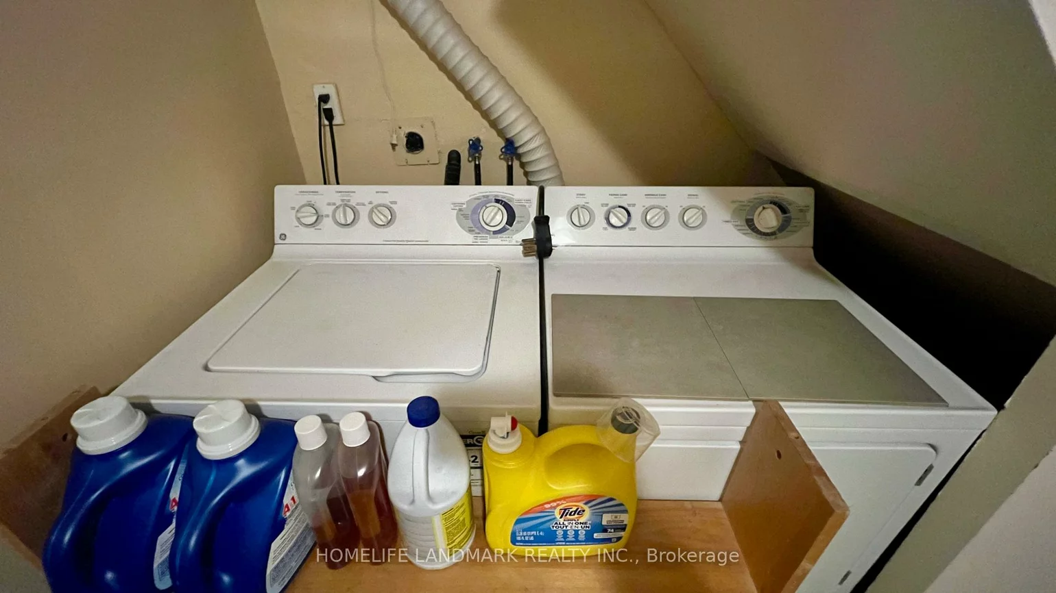 29, West Borough, Aileen-Willowbrook, Markham