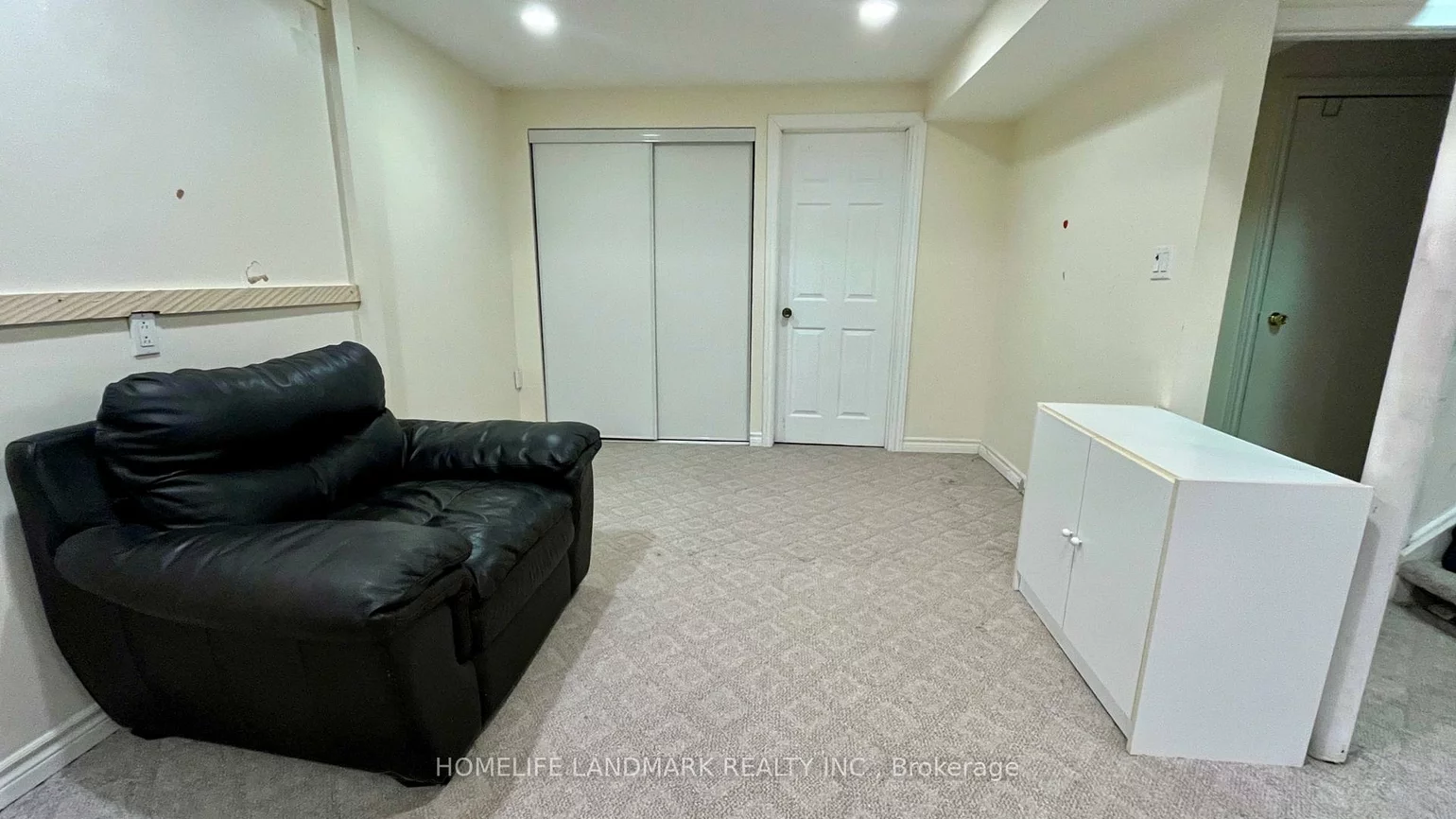 29, West Borough, Aileen-Willowbrook, Markham